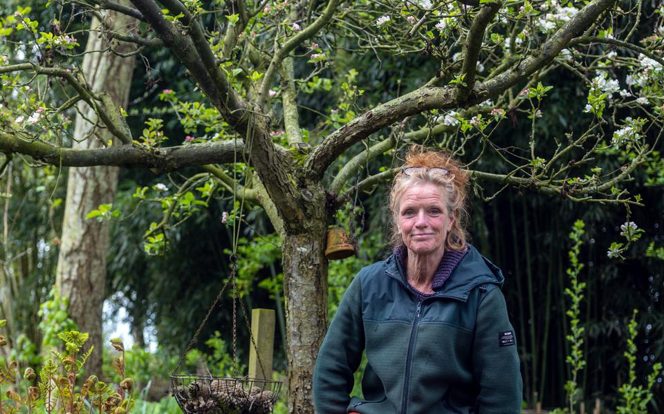 Karin Gort verliet de zorg voor haar natuurtuin. ,,Als het niet leuk meer is, moet je wat anders gaan doen.'' 