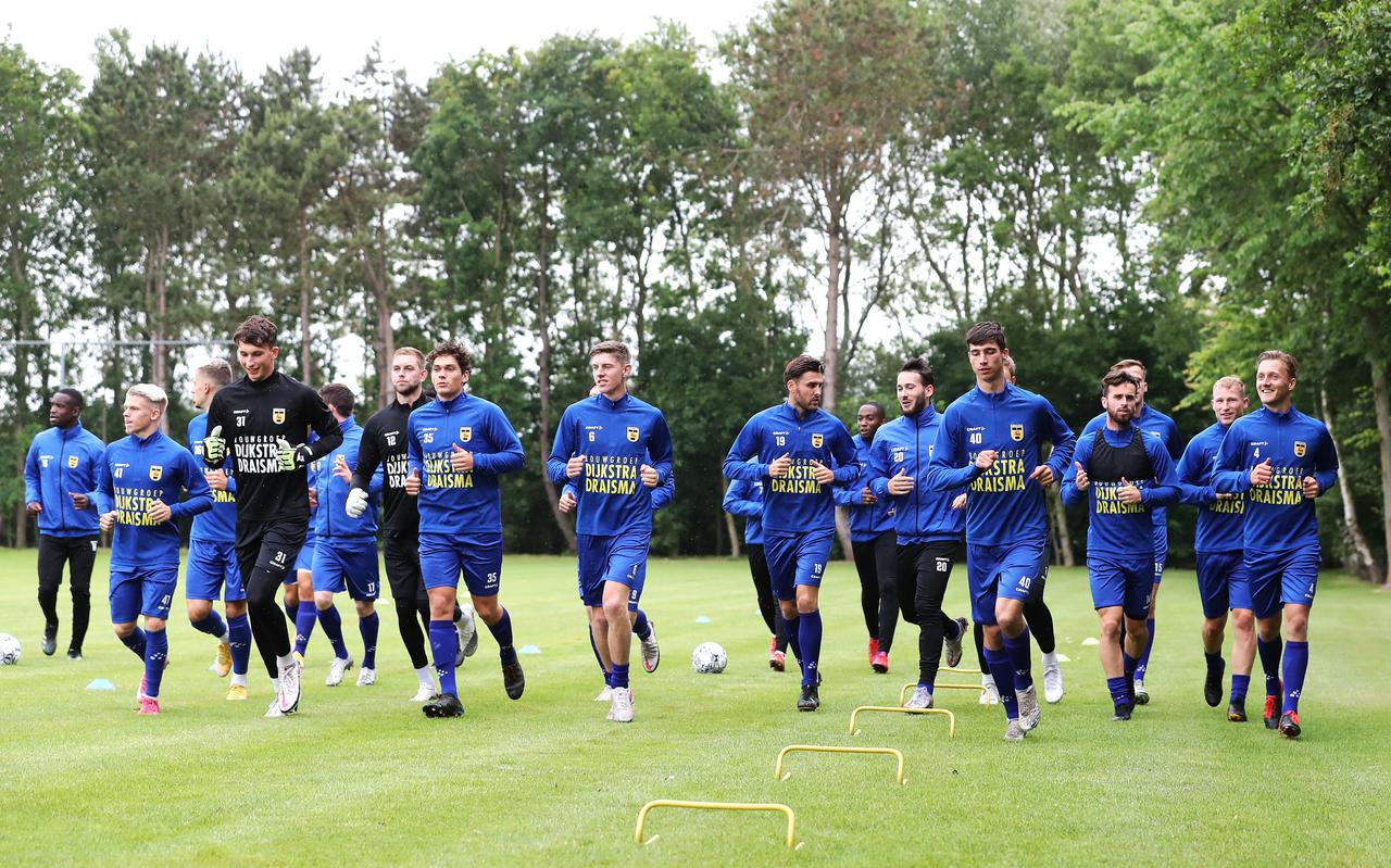 De spelers van Cambuur tijdens de training op Ameland. De spelers van Cambuur tijdens de training op Ameland.