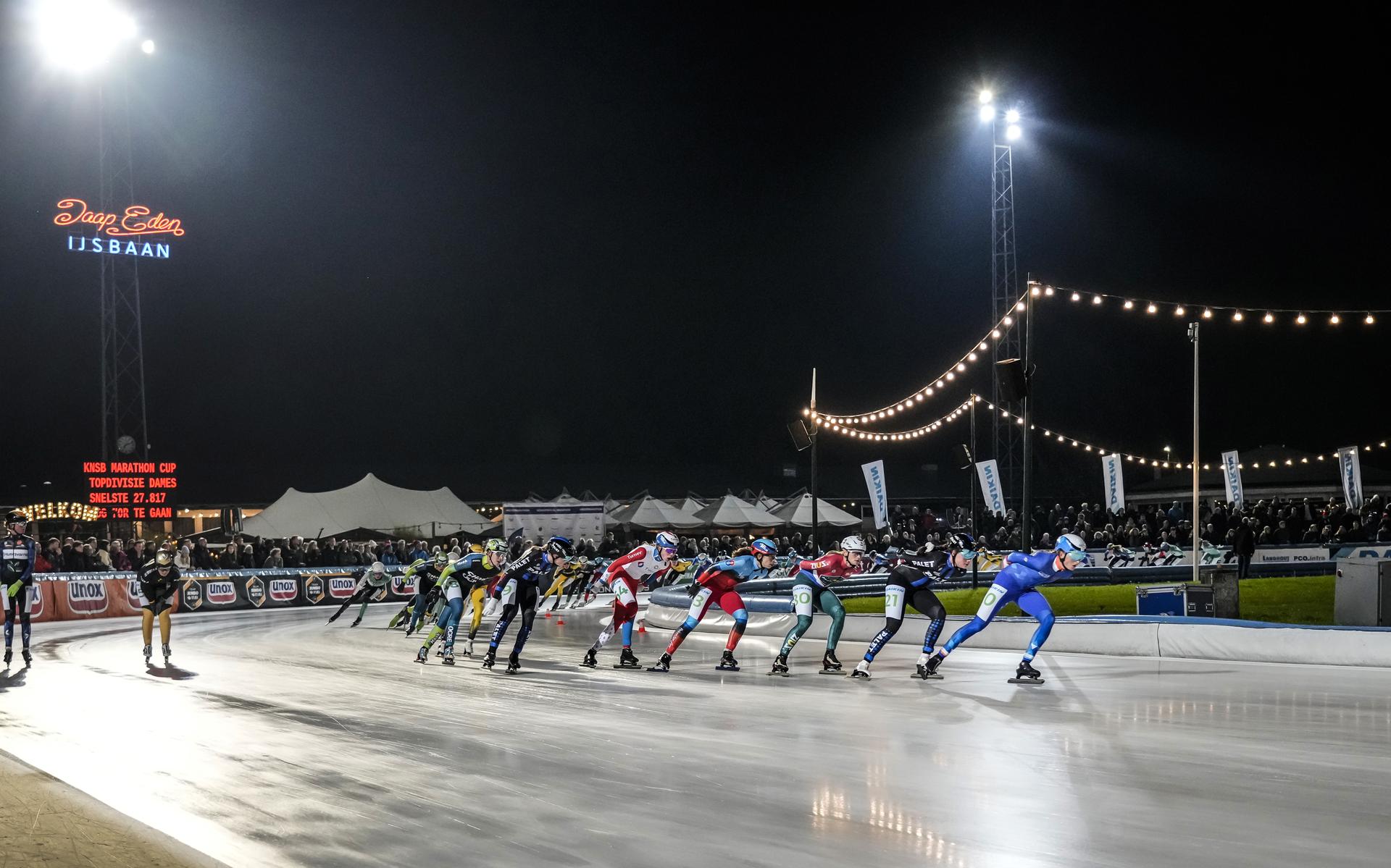 Eindelijk weer marathonschaatsen. Coach Jillert Anema blikt vooruit: 'Goud? Mooi, maar toch liever d