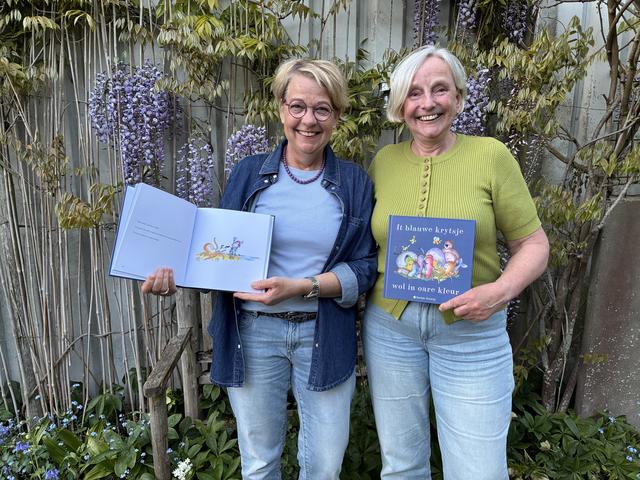 Beppes uit Winsum maken samen nieuw kinderboek met It blauwe krytsje als hoofdpersoon