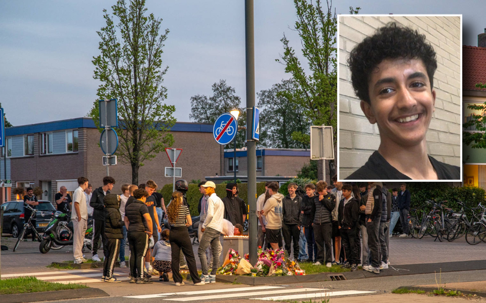 Bloemen op de plek van het ongeval in Drachten, inzet: portret van Salaheddine Sahar.