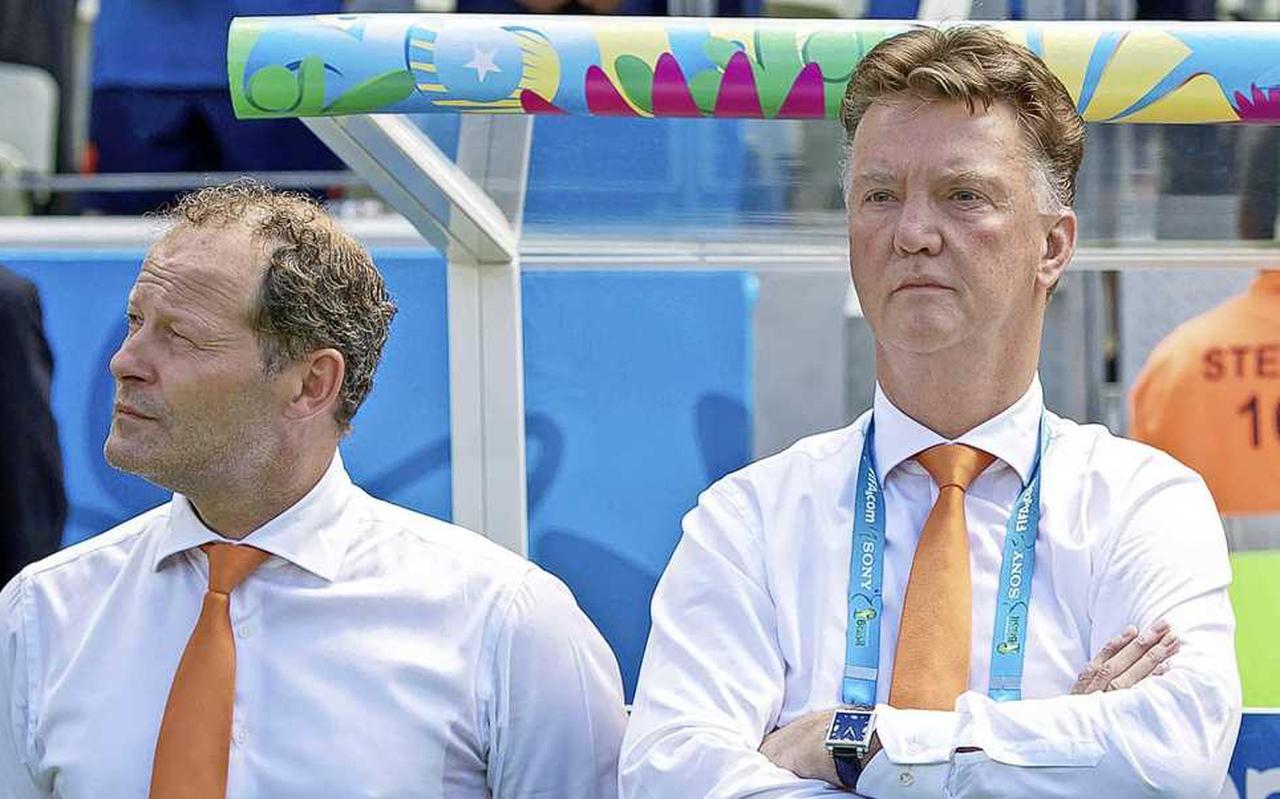 Danny Blind en Louis van Gaal tijdens het bronzen WK van 2014. Danny Blind en Louis van Gaal tijdens het bronzen WK van 2014.