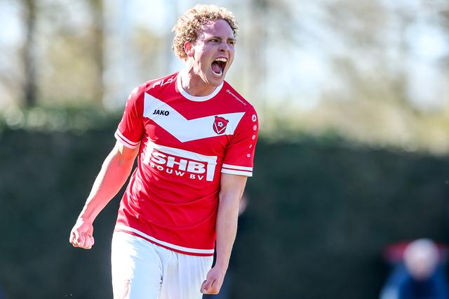 Emiel de Vries uit Wolvega verrast Harkemase Boys en zichzelf: ‘Ik heb veel meer gespeeld dan verwac
