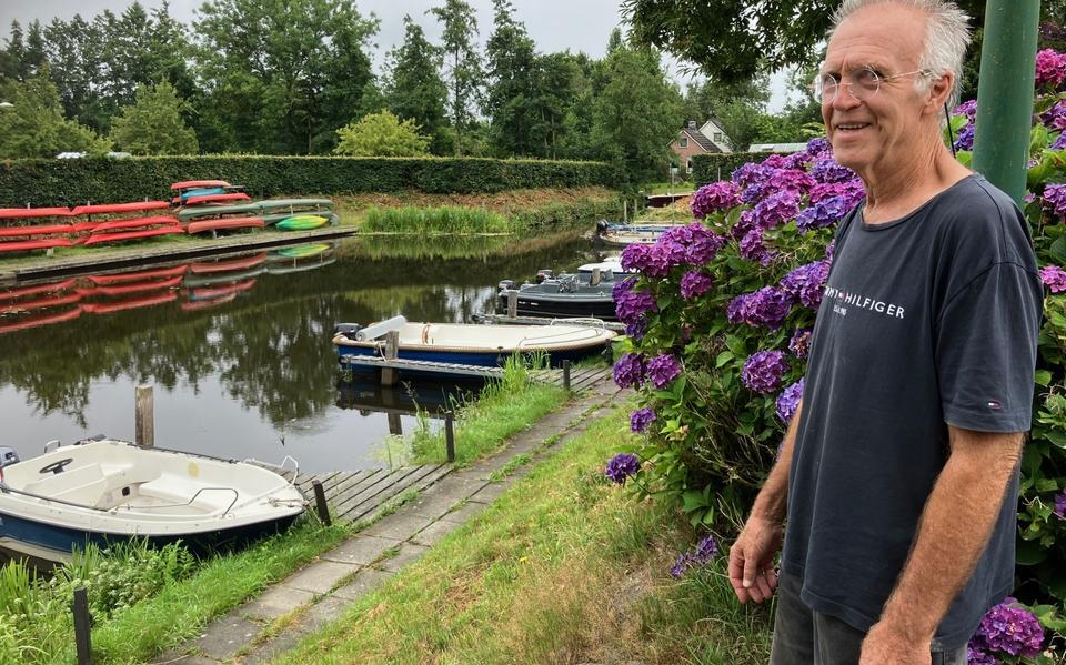 Wietze Lap bij de haven: 'Deze hebben we zelf uitgegraven'.