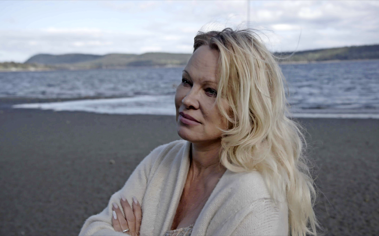 Pamela Anderson is zeer openhartig in de documentaire 'Pamela, A Love Story'.