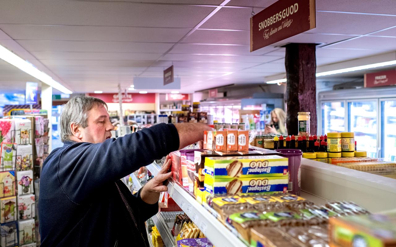 Eastermar heeft een Friestalige supermarkt. Eastermar heeft een Friestalige supermarkt.
