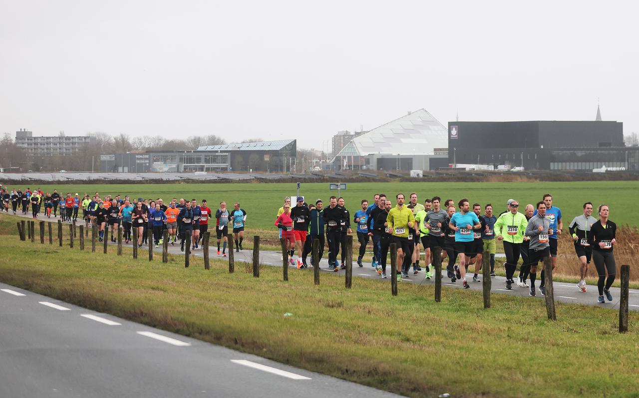 Sfeerbeeld van de zaterdagmiddag gehouden Wintermarathon Leeuwarden.