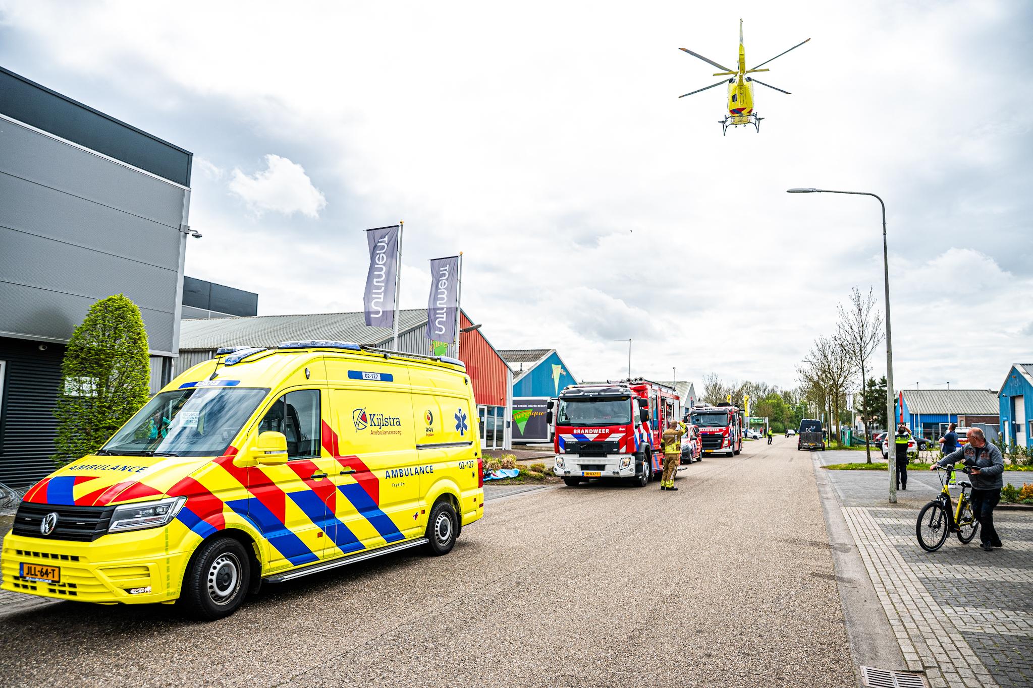 LIVE | Automobilist gewond na botsing tegen boom bij Drachtstercompagnie