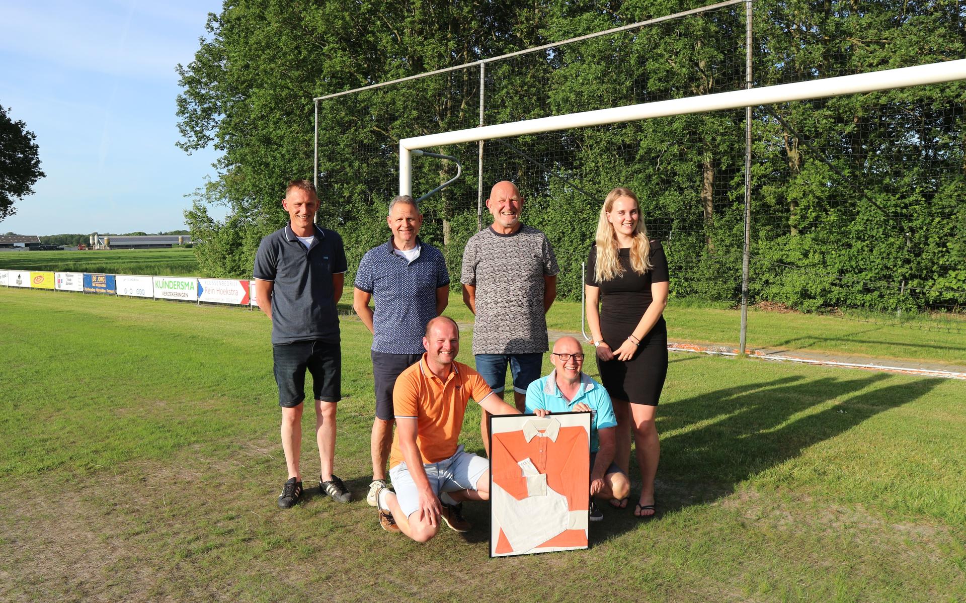 Voetbalvereniging Idskenhuizen 75 jaar: Familiegevoel staat voorop - Leeuwarder Courant