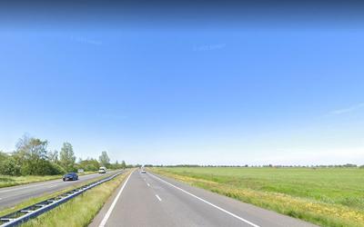 De A32 vanuit Heerenveen richting Grou bij Nes.