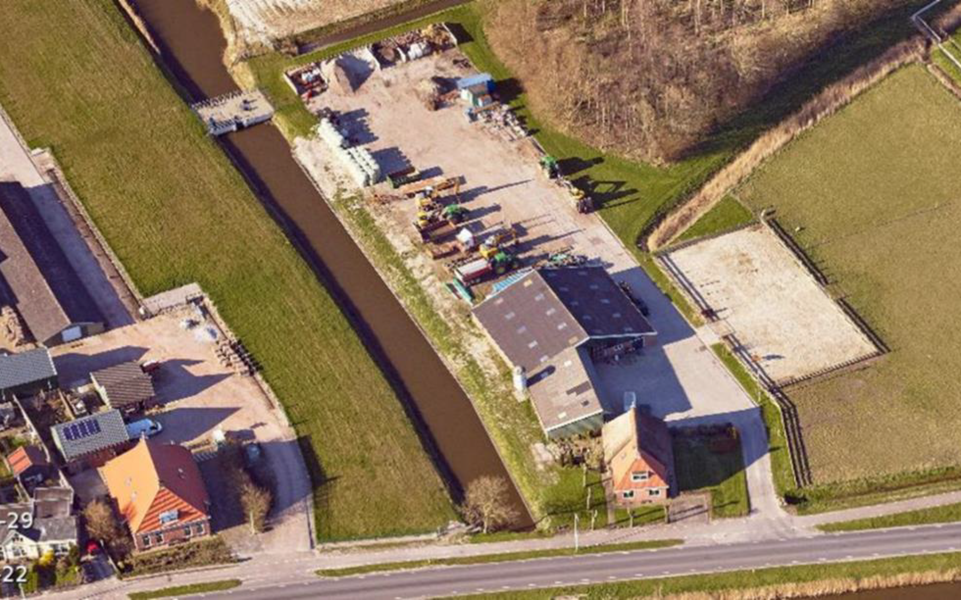 Waadhoeke op vingers getikt om zaak in Tzummarum, gedupeerde schiet er niks mee op