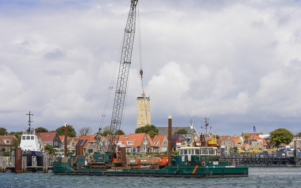 Chaos Rond Voortgang Reconstructie Havenfront Terschelling. Project ...