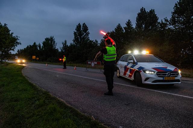 LIVE | Politie drijft groep jongeren uiteen in Joure na oproep ‘Project X-feest’