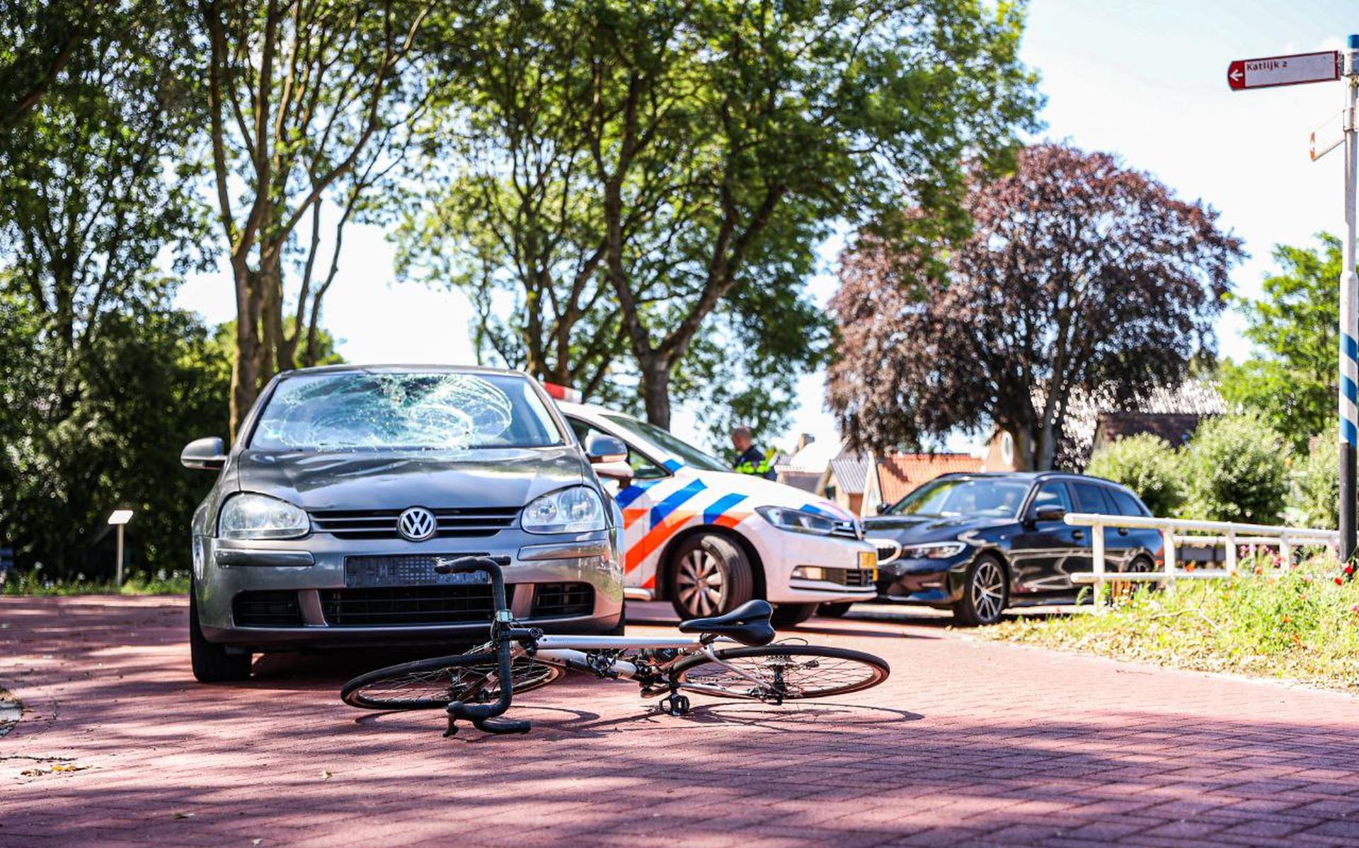 Wielrenner gewond door botsing met auto in De Knipe