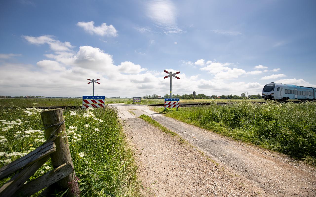 De onbewaakte spoorwegovergang aan de Singel in Boazum
De onbewaakte spoorwegovergang aan de Singel in Boazum