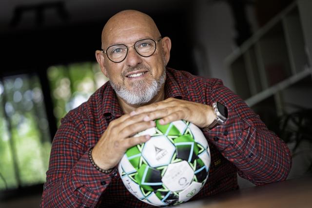Oud-Cambuurdoelman Wim de Ron na 27 jaar afgelost als laatst scorende doelman uit penalty