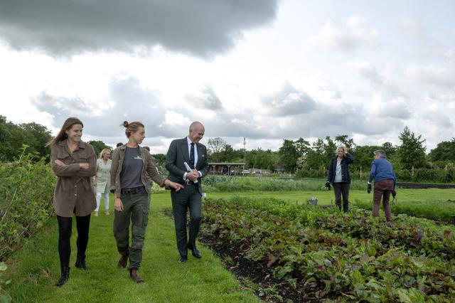 Mijlpaal voor sociale biologische voedseltuin in Nieuwehorne: een miljoen maaltijden voor mensen ron