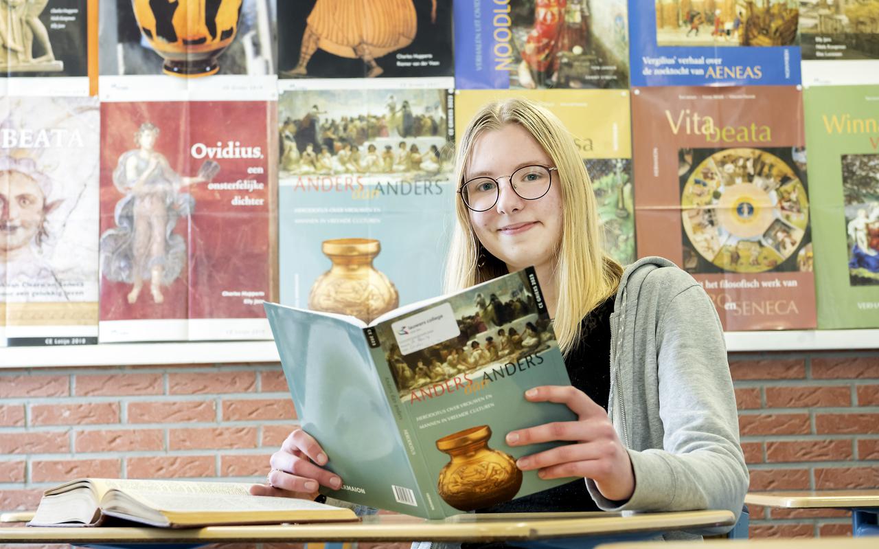 Olympiade-finalist Marije Reitsema (17) uit Buitenpost gaat op 25 maart gemotiveerd de strijd aan.