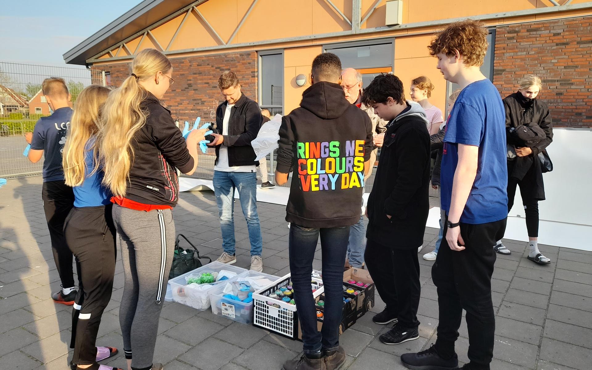 Graffitiproject in juni van start: kunstenaars gaan saaie scheepswerf in Gerkesklooster-Stroobos opf