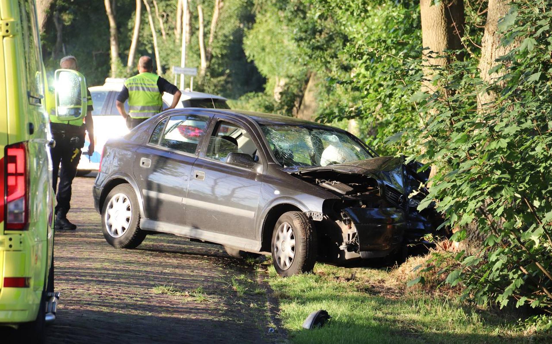 De bestuurder raakte gewond aan zijn linkerhand.