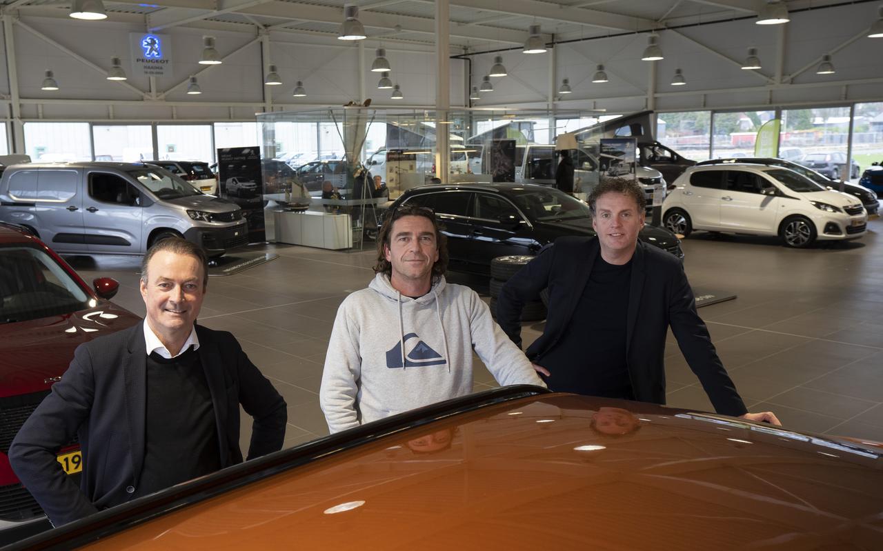 De nieuwe directie van het nieuwe autobedrijf Haaima Hylkema: Gauke Hylkema (l), Arne Skelte Brouwers en Anne Tjeerd Haaima. 