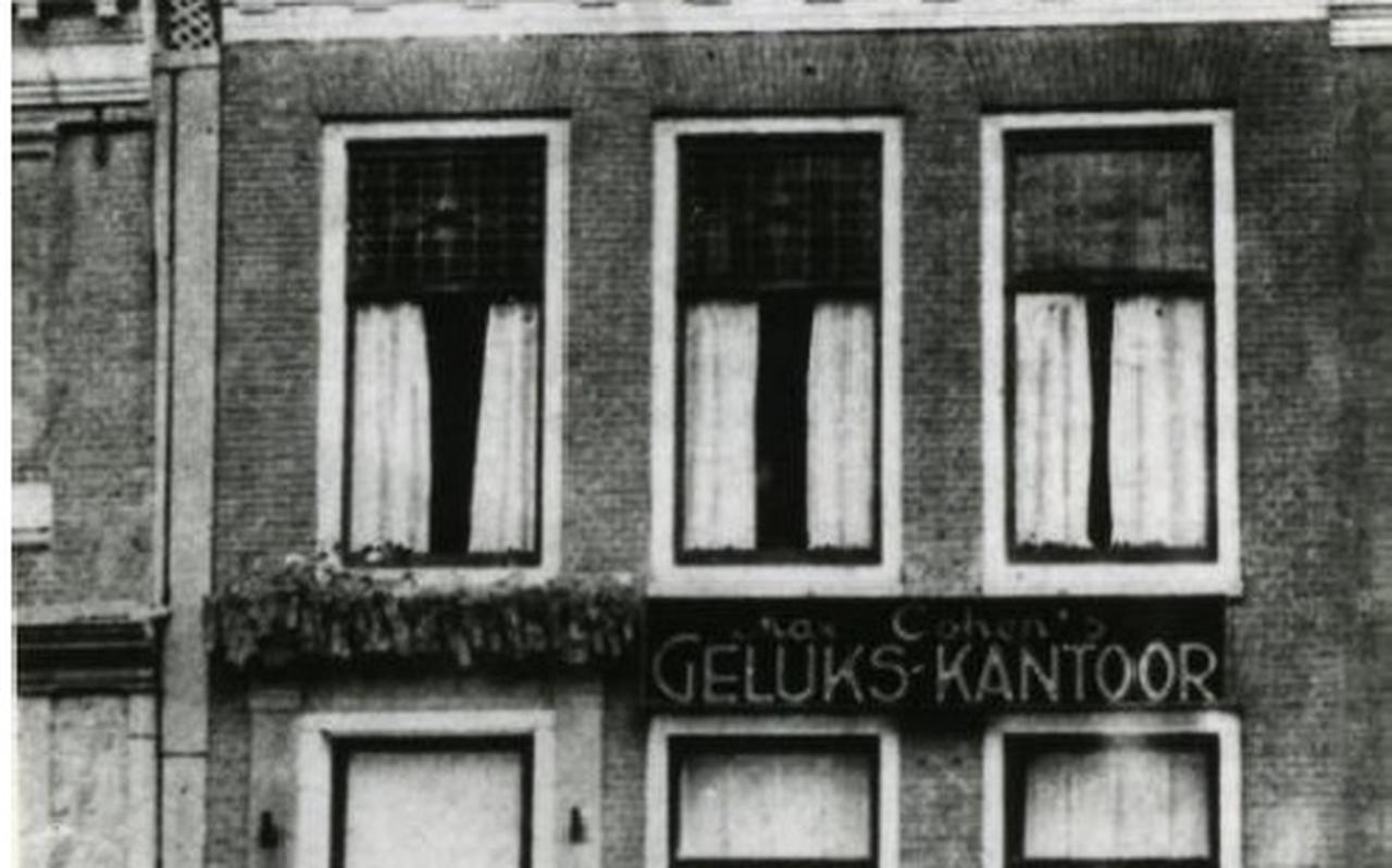 Historische foto van het Raadhuisplein 32. Historische foto van het Raadhuisplein 32.