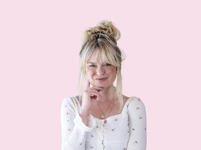 Misschien denken sommige mensen nu: daar heb je er weer één. Zo’n blonde tv-meid die even een column