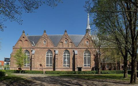 De Grote Kerk in Leeuwarden: ‘Leg mij voortaan niet te slapen op een terp, ik krijg er nachtmerries van.’ FOTO WIKIMEDIA COMMONS/JOHAN BAKKER