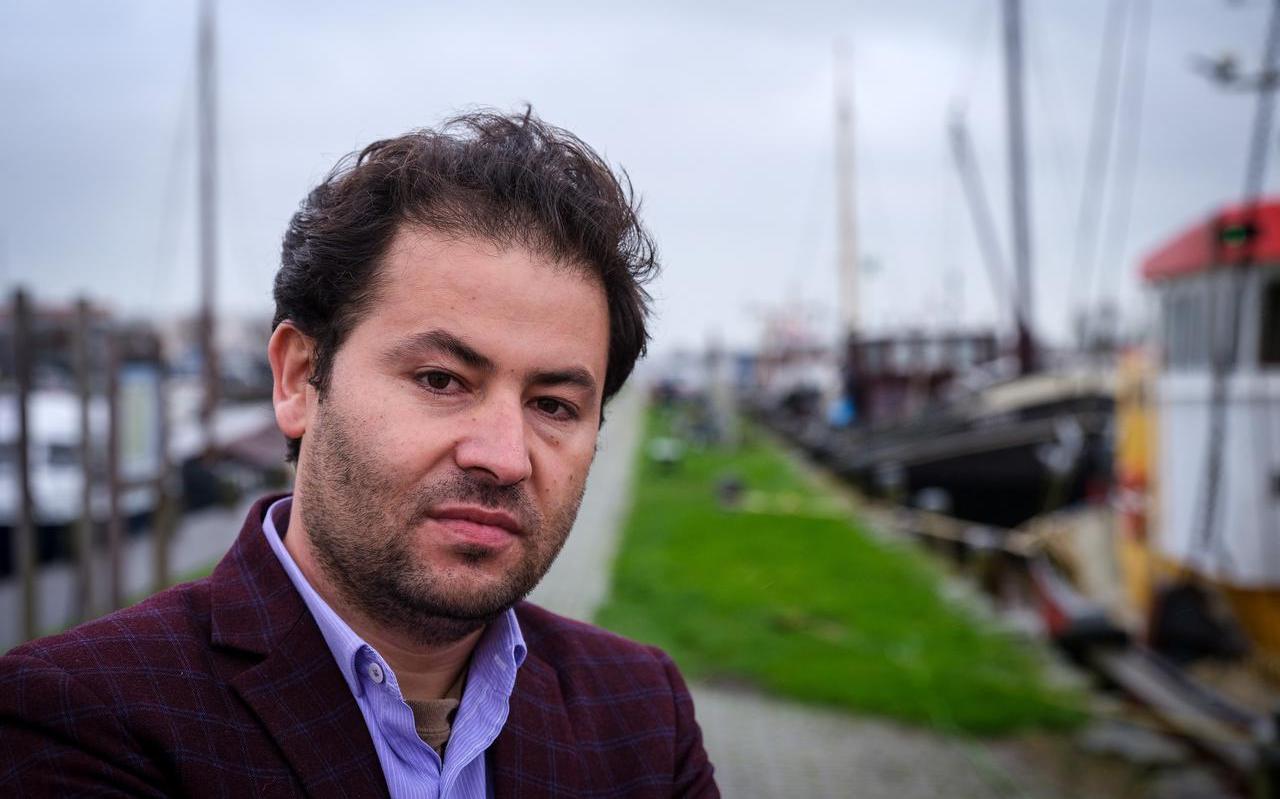 Saadat Shah Mousavi: ,,Een natie die wakker en bewust is, zou de corrupte Ashraf Ghani niet als president benoemen.’’ FOTO JAN WILLEM VAN VLIET Saadat Shah Mousavi: ,,Een natie die wakker en bewust is, zou de corrupte Ashraf Ghani niet als president benoemen.’’ FOTO JAN WILLEM VAN VLIET