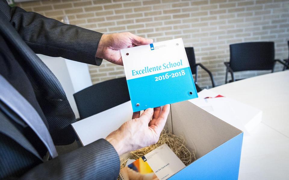 ‘Wat veelal niet duidelijk was voor de buitenwereld, was de manier waarop een school het felbegeerde predicaat der excellentie kon bemachtigen.’
