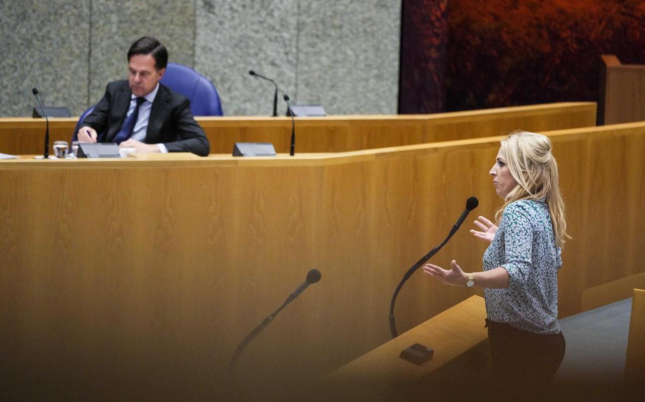 'Met haar profileringsdrift heeft de Kamer de boel eerder vertraagd dan versneld.' 'Met haar profileringsdrift heeft de Kamer de boel eerder vertraagd dan versneld.'