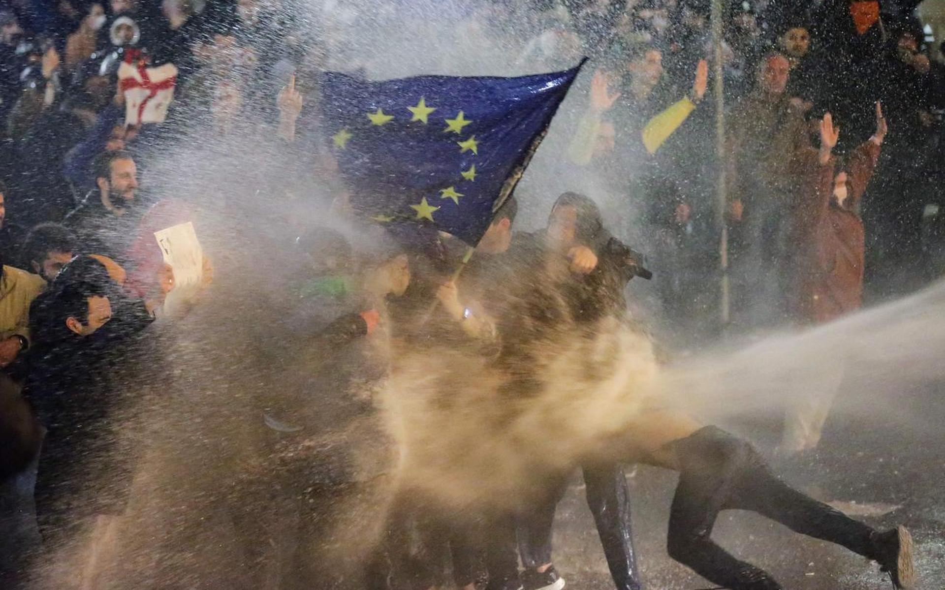 'Nu Oekraïne volop gesteund wordt, mag Georgië niet vergeten worden. Daarom moet de EU de Georgische bevolking steunen hoe ze kan.'