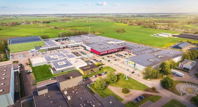Woonwinkel Kapenga sluit magazijn in Buitenpost en kiest voor nieuwbouw in Wolvega: ‘We barsten uit 