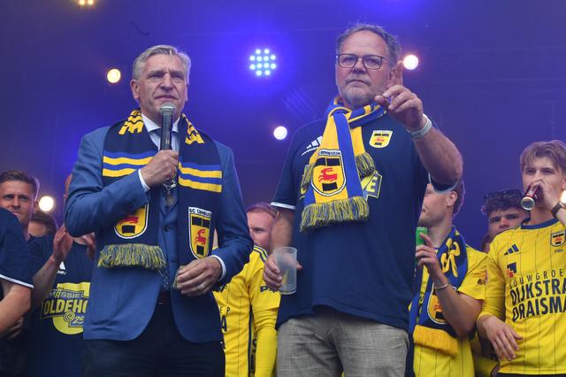 Waarom wij met schaamte naar de huldiging van SC Cambuur hebben gekeken | opinie