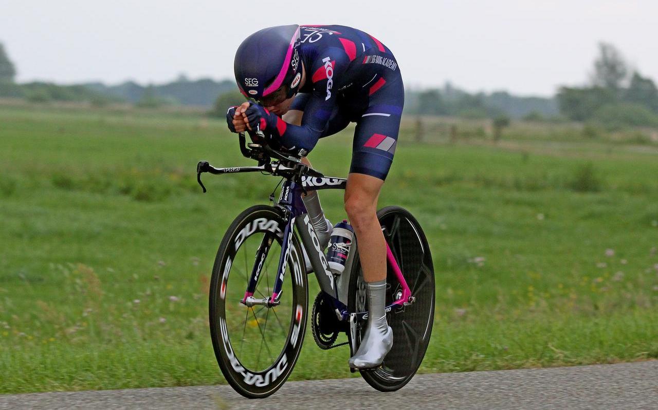 Hartthijs de Vries op weg naar de overwinning bij de beloften. foto rudie ottens Hartthijs de Vries op weg naar de overwinning bij de beloften. foto rudie ottens