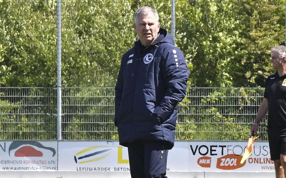 Leeuwarder Zwaluwen-trainer Fred de Boer kijkt uit naar de nacompetitie. 