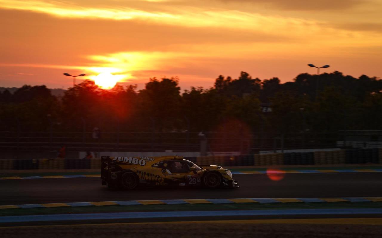Nyck de Vries in de wagen van Racing Team Nederland tijdens de 24 uur van Le Mans. Nyck de Vries in de wagen van Racing Team Nederland tijdens de 24 uur van Le Mans.