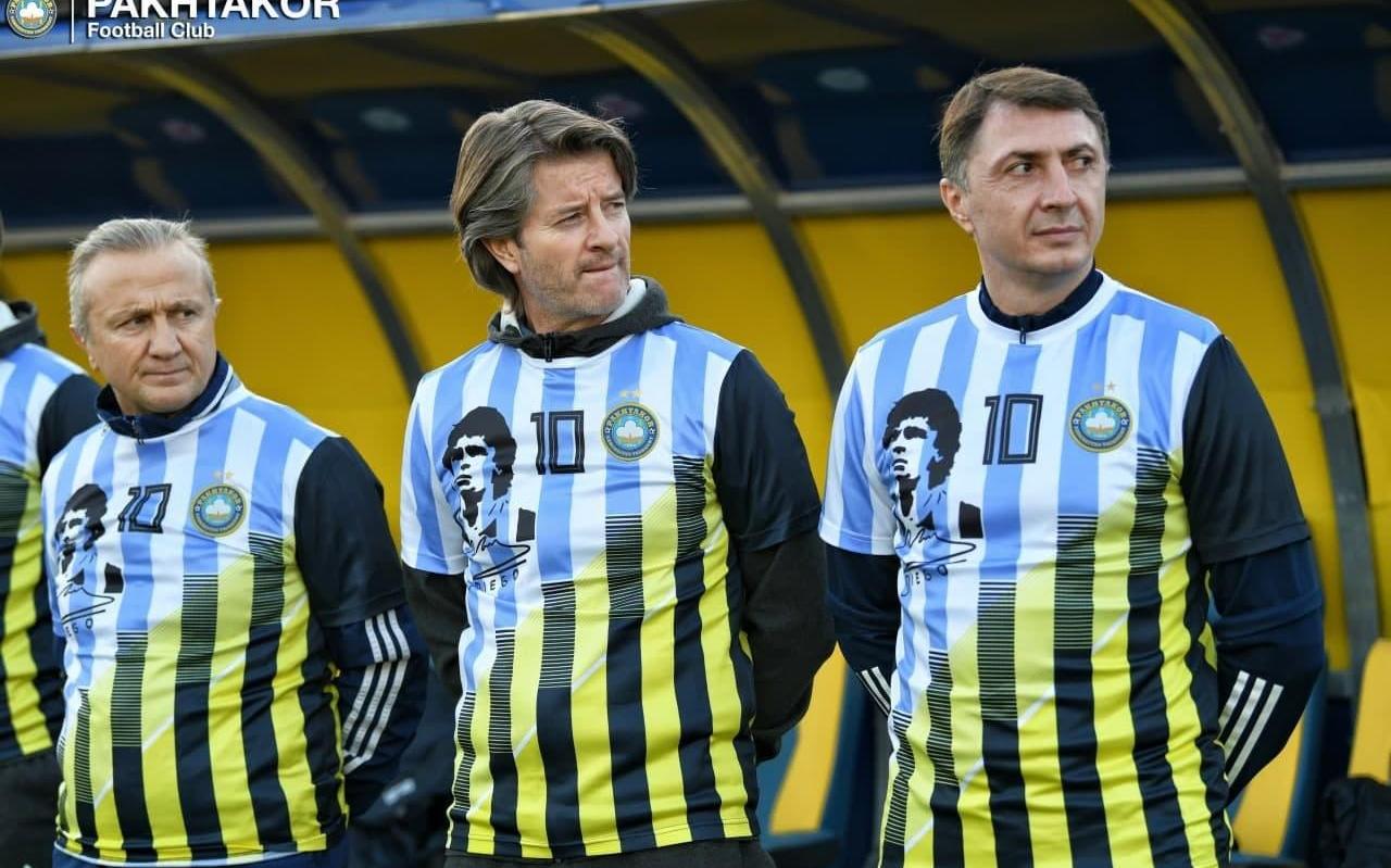 Pieter Huistra (midden). Pieter Huistra (midden).