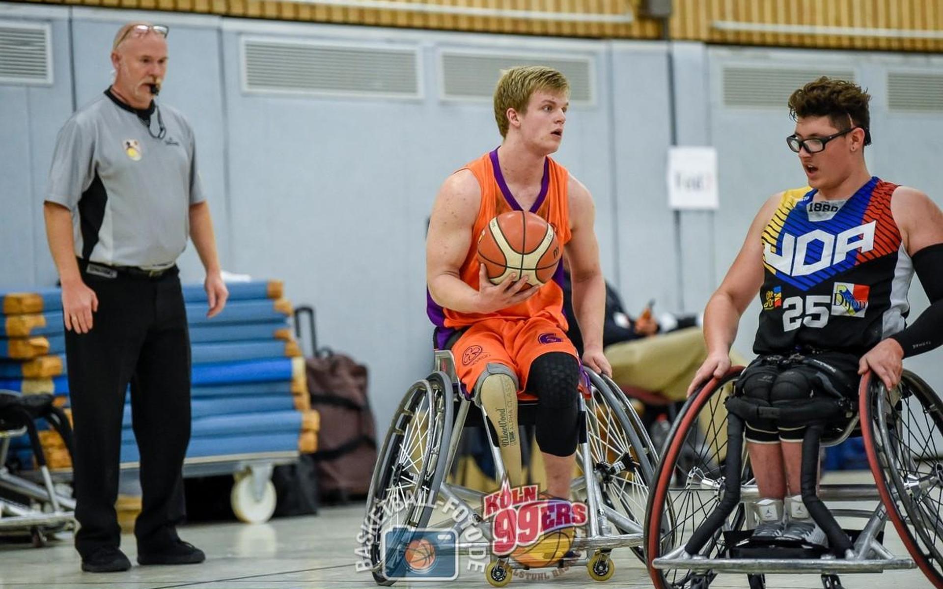 Jelmer van Brunschot: Basketbalprof op wielen in Spanje - Leeuwarder Courant