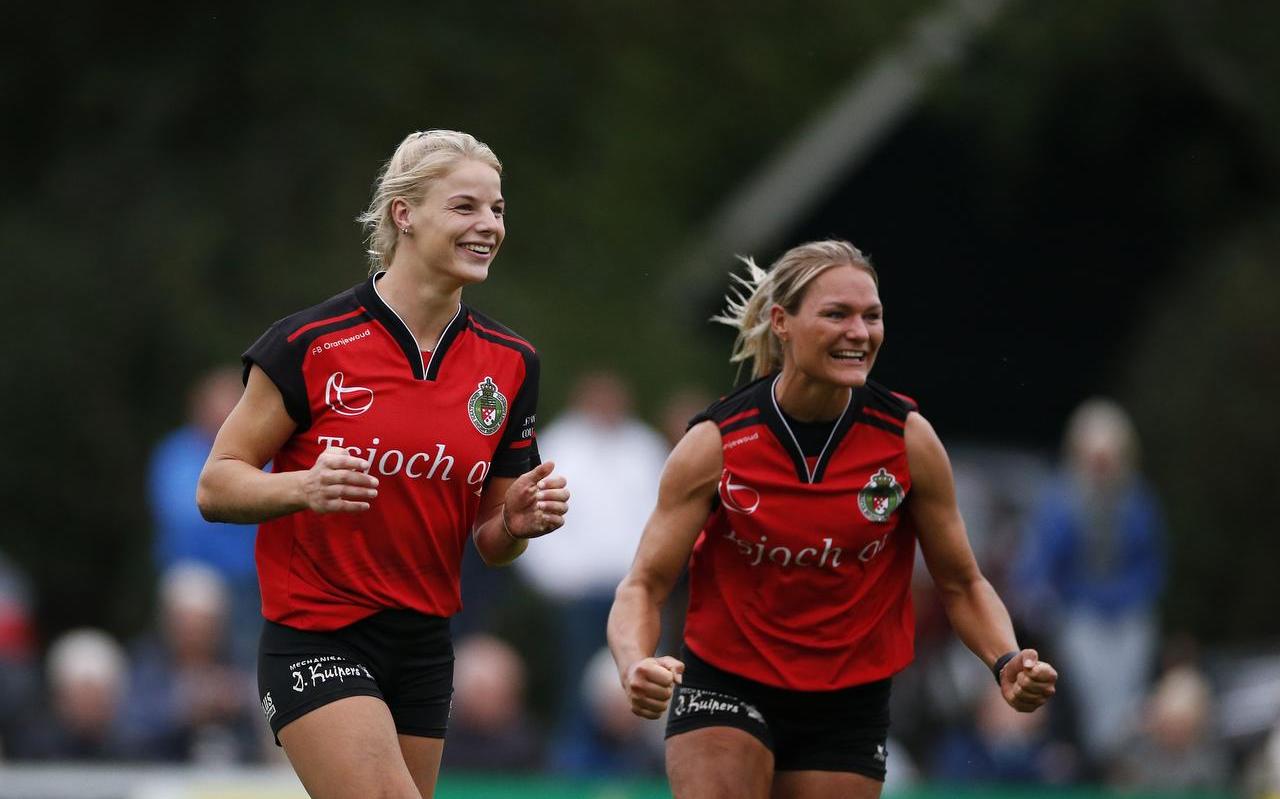 Marrit Zeinstra (links) en Nienke Sijbrandij. Marrit Zeinstra (links) en Nienke Sijbrandij.