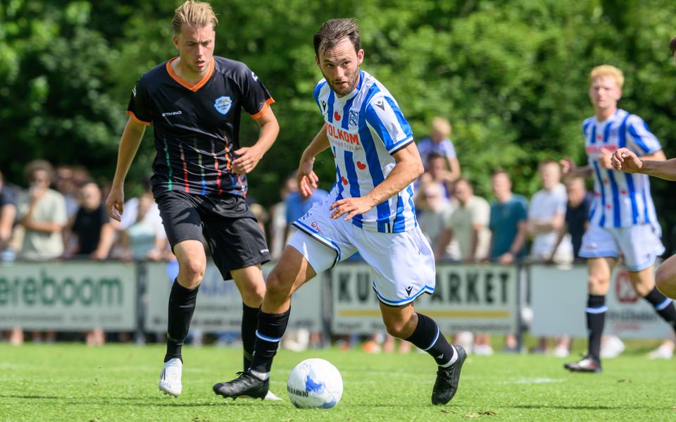 Joris van Overeem tijdens zijn officieuze debuut voor SC Heerenveen tegen Steenwijkerland United.