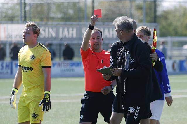 Alarmfase één in Leeuwarden-Zuid: behoedt oude bekende Bert Hollander 'zijn' Blauw Wit '34 voor degr