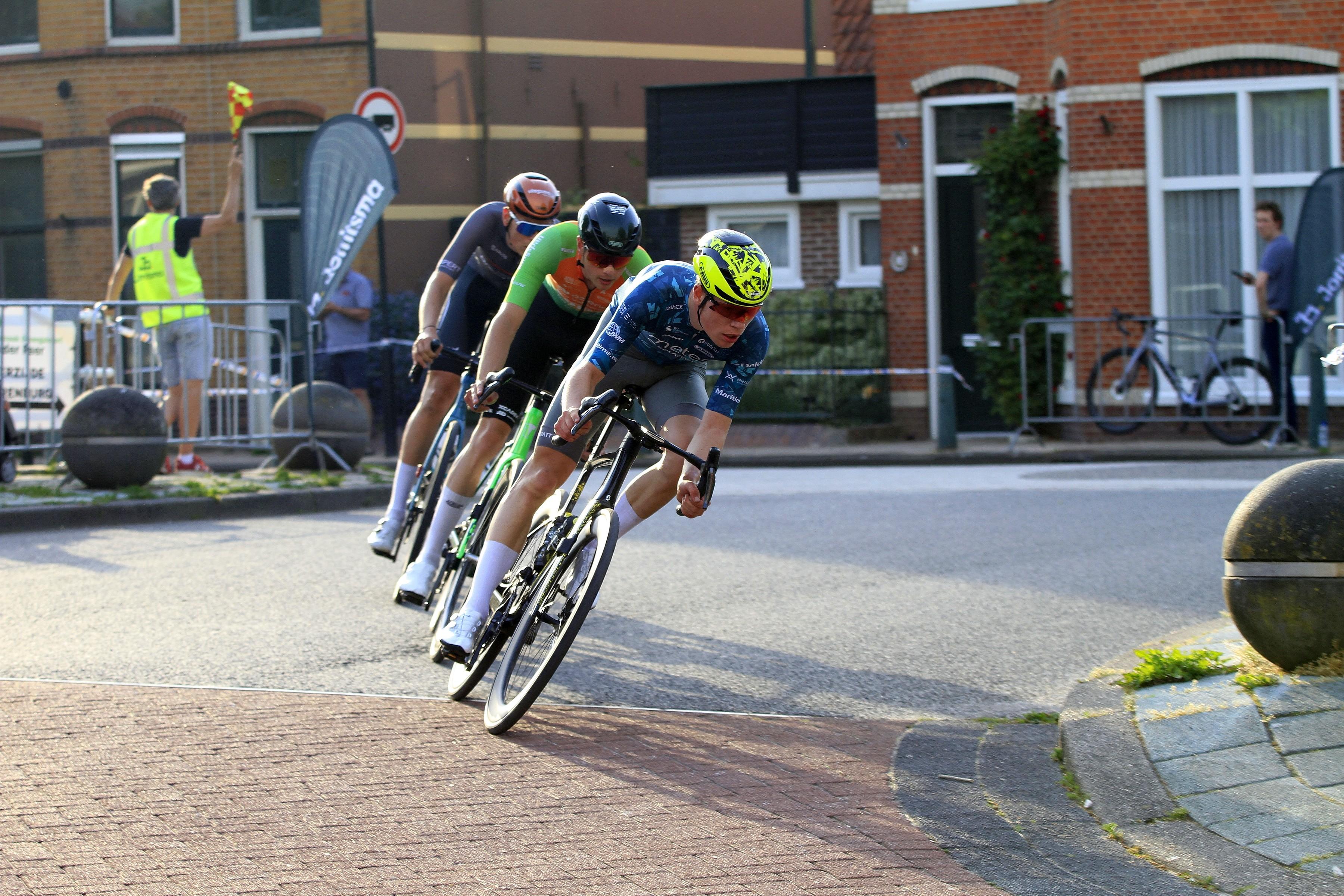Grote schermen en nieuw parcours zorgen voor meer spektakel in lustrumeditie Ronde van Bolsward