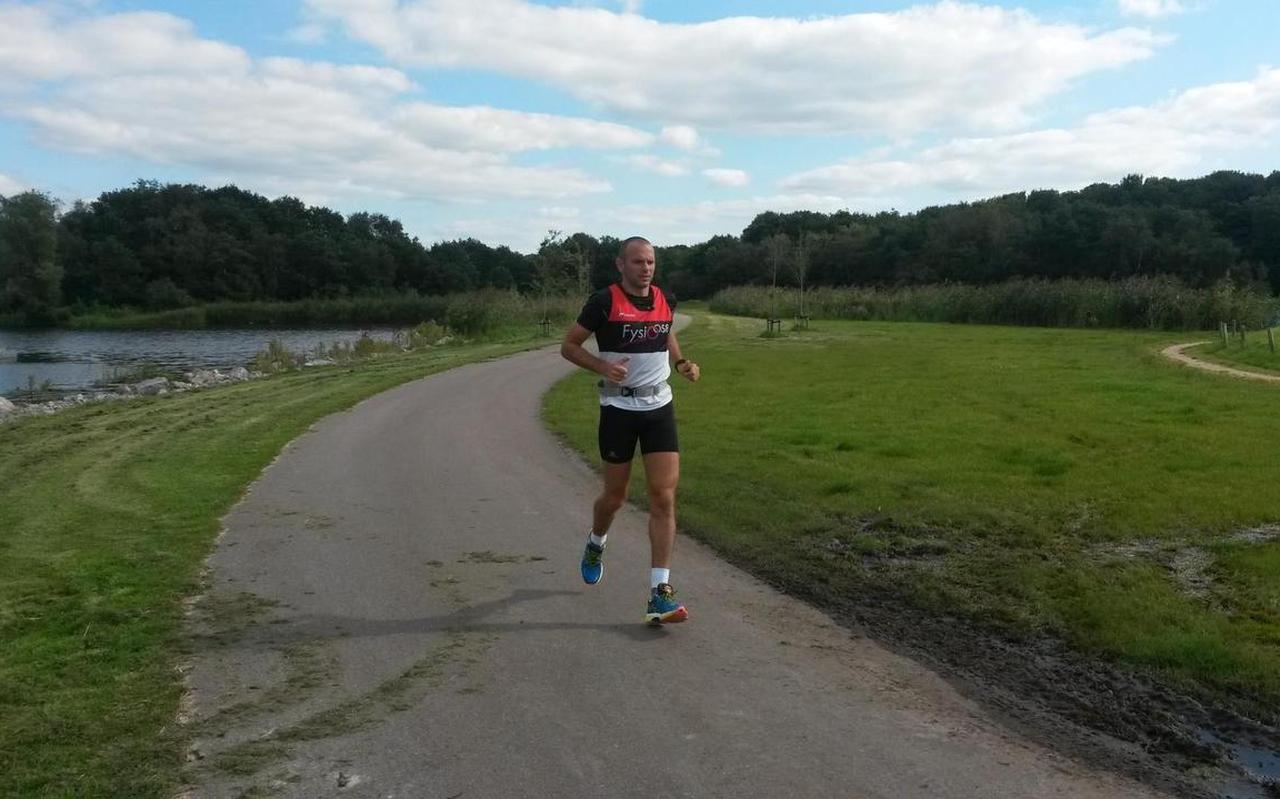 Silvio Teunissen organiseert én start in de Elfsteden-ultraloop. FOTO LC Silvio Teunissen organiseert én start in de Elfsteden-ultraloop. FOTO LC