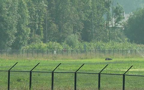 F-16 is na incident op vliegbasis Leeuwarden een pand in gereden: twee personen gewond geraakt