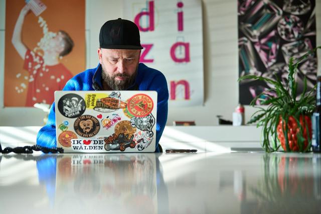 Designer of smiles Sjoerd (45) uit Surhuizum maakt wereld blij met zijn ontwerpen