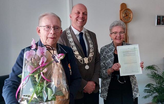 Feest in Surhuisterveen: diamant begon bij Anne en Trijntje bij klus in hotel